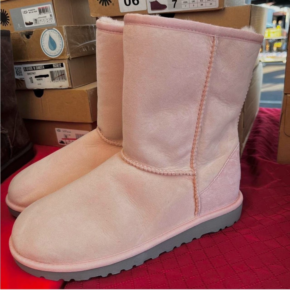 Brand New BBY Pink UGGS Kids🎀